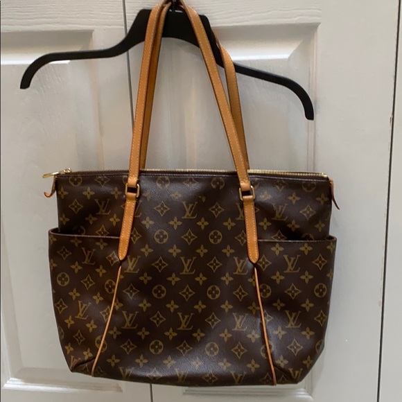 louis vuitton monogram totally mm